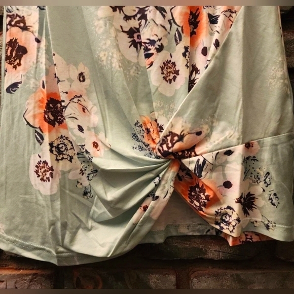 Mint Green Floral Short Sleeve Round Neck Blouse, Small Flowery Shirt - Picture 3 of 6